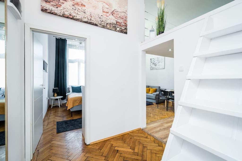 Royal City Apartment 40 M2 كراكوفيا المظهر الخارجي الصورة
