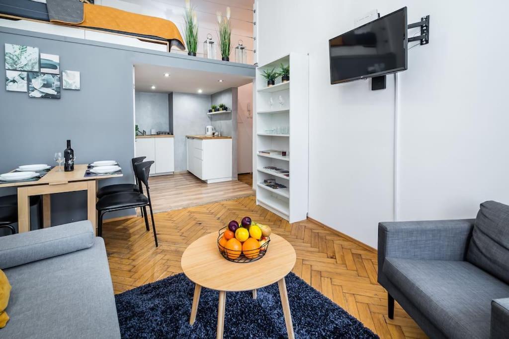 Royal City Apartment 40 M2 كراكوفيا المظهر الخارجي الصورة