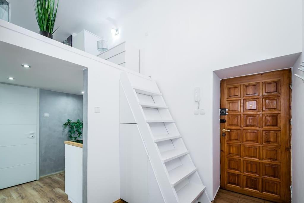 Royal City Apartment 40 M2 كراكوفيا المظهر الخارجي الصورة