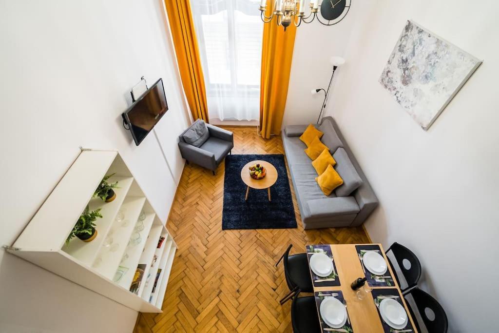 Royal City Apartment 40 M2 كراكوفيا المظهر الخارجي الصورة