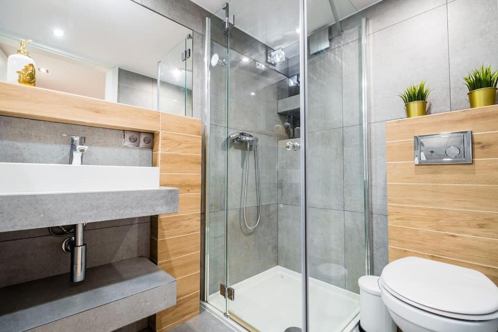 Royal City Apartment 40 M2 كراكوفيا المظهر الخارجي الصورة